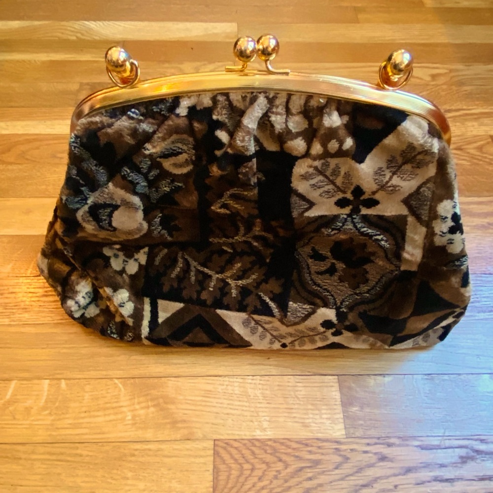 *** SOLD*** Vintage Tapestry Handbag - Picture 3 of 7